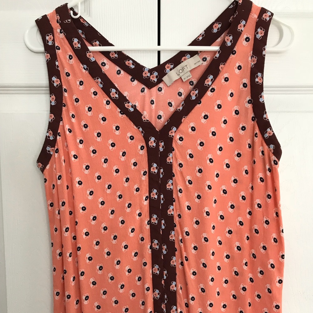 💵⬇️Loft | V-Neck Tank Top with Geometric Florals
